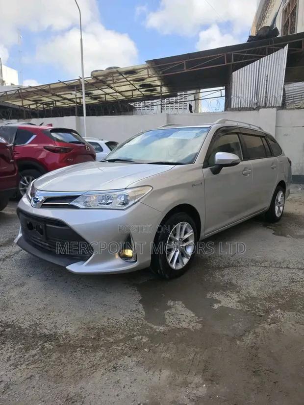 Toyota Corolla Fielder 1.5 Hybrid FWD 2020 Silver