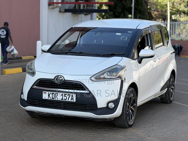 Toyota Sienta 2016 White