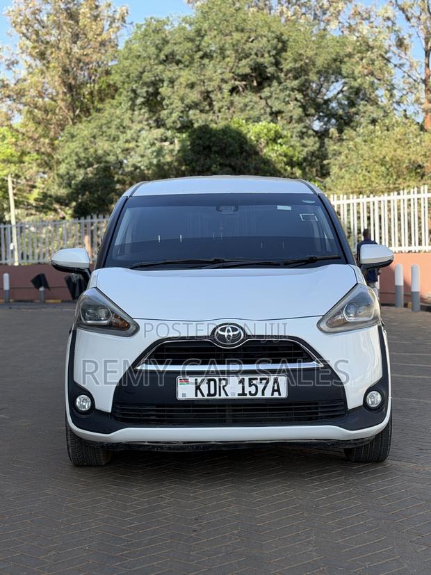Toyota Sienta 2016 White