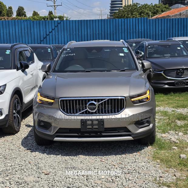 Volvo XC40 T5 Petrol AWD 2019 Gold