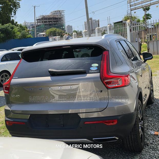 Volvo XC40 T5 Petrol AWD 2019 Gold
