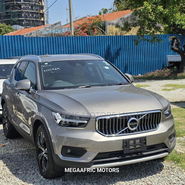 Volvo XC40 T5 Petrol AWD 2019 Gold