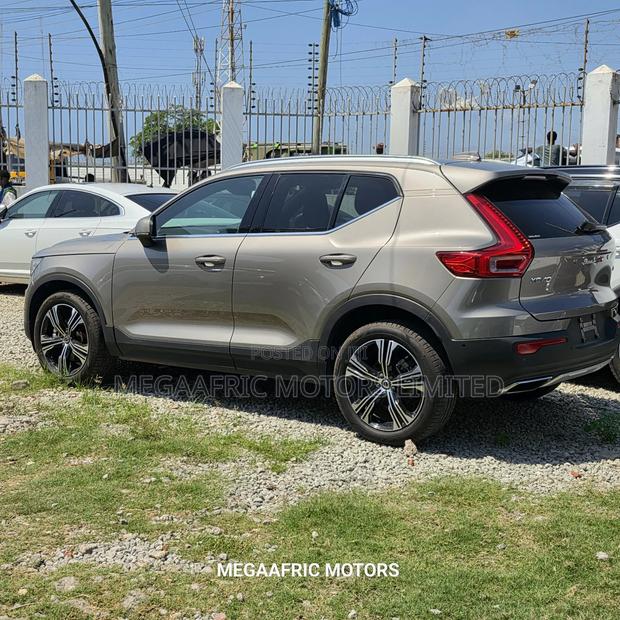 Volvo XC40 T5 Petrol AWD 2019 Gold