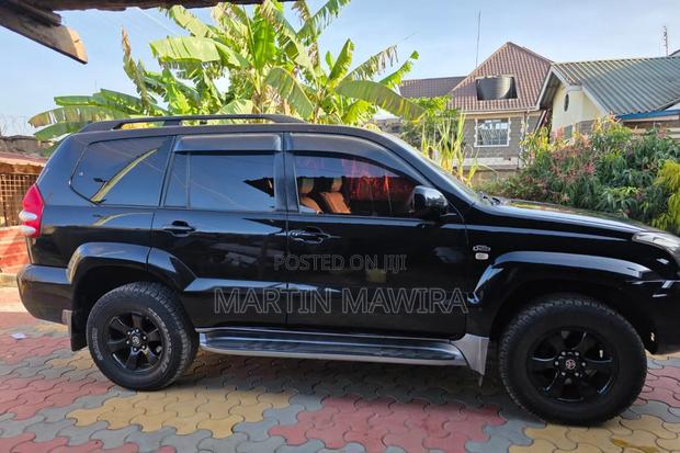 Toyota Land Cruiser Prado 2005 Black