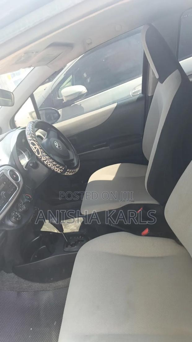 Toyota Vitz 2012 Black