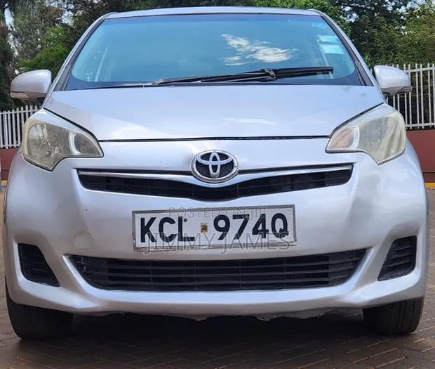 Toyota Ractis 2011 Silver
