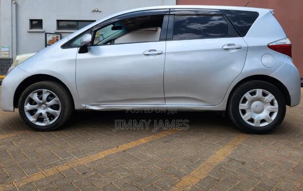 Toyota Ractis 2011 Silver