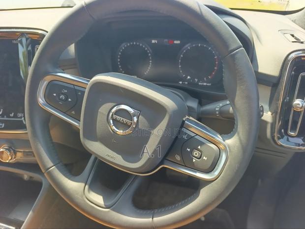 Volvo XC40 2019 Gold