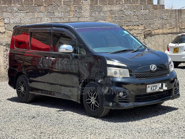 Toyota Voxy 2010 Black