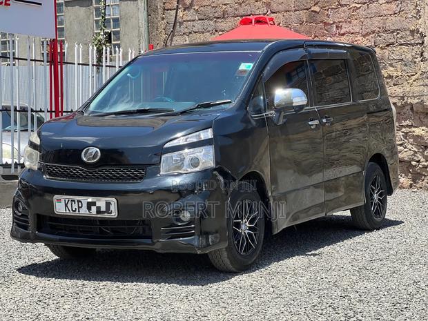 Toyota Voxy 2010 Black