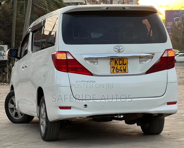 Toyota Alphard 2.4 Petrol FWD 2010 White