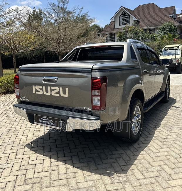 Isuzu D-MAX 2024 Gray