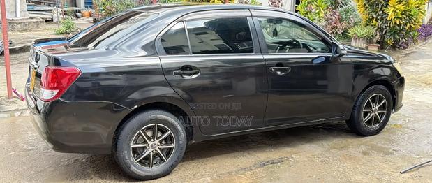 Toyota Axio 2012 Black