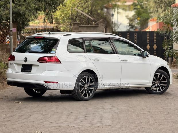 Volkswagen Golf 2019 White