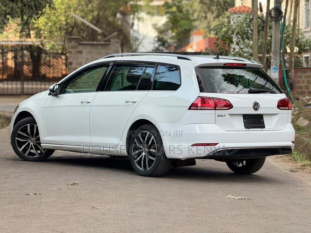 Volkswagen Golf 2019 White