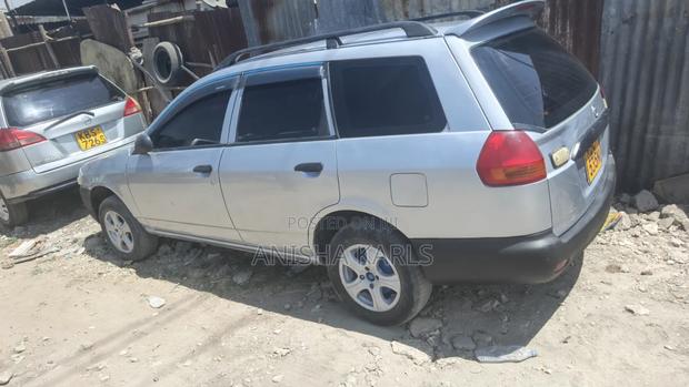 Nissan Advan 2002 Silver