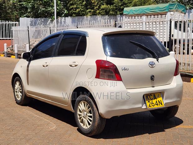 Toyota Vitz 1.3 FWD 5dr 2007 Brown