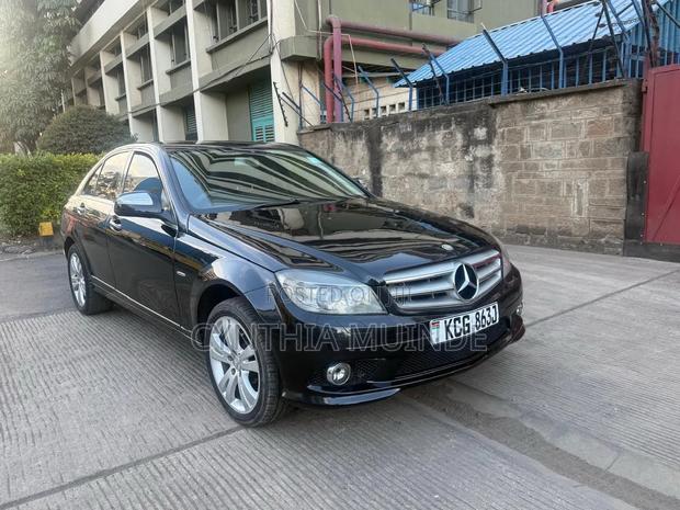 Mercedes-Benz C200 2009 Black