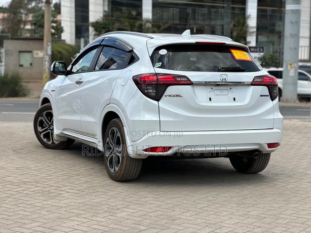 Honda Vezel 1.5 2WD 2019 White