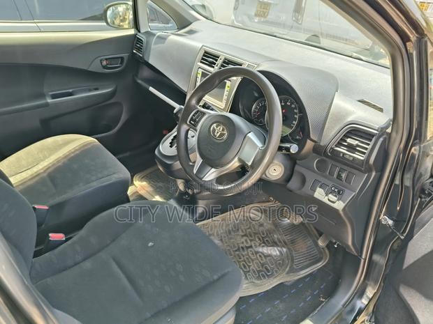 Toyota Ractis 2013 Black