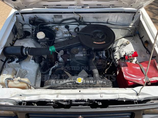 Mitsubishi L200 2005 White