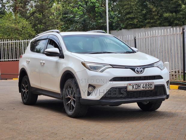 Toyota RAV4 2015 White