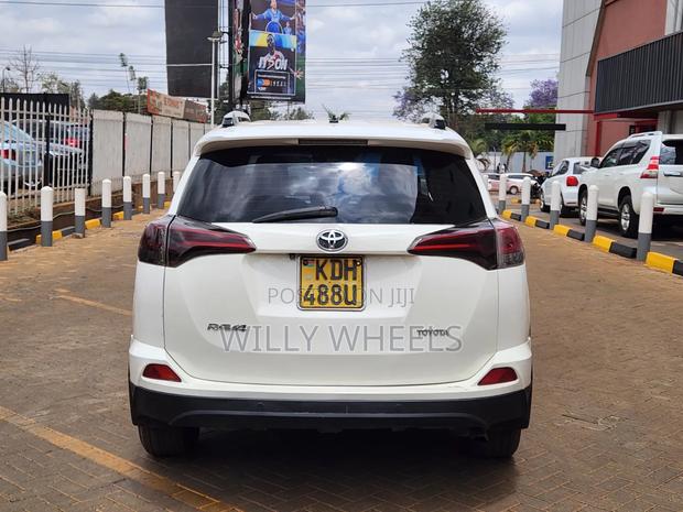 Toyota RAV4 2015 White