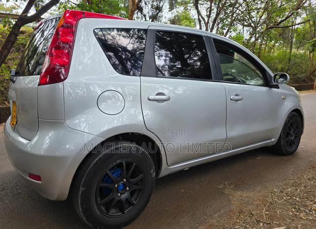 Nissan Note 2012 Silver