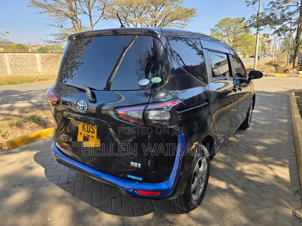 Toyota Sienta 2018 Black