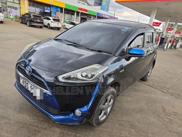 Toyota Sienta 2018 Black