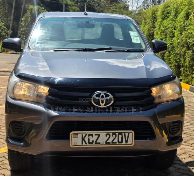 Toyota Hilux 2020 Gray