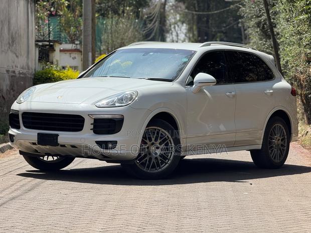 Porsche Cayenne 2016 White