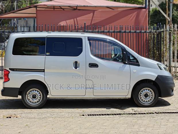 Nissan NV200 S 2019 White