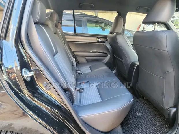 Toyota Corolla Fielder 1.5 Hybrid FWD 2019 Blue