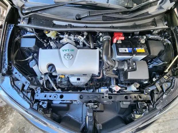 Toyota Corolla Fielder 1.5 Hybrid FWD 2019 Blue