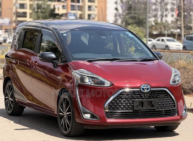 Toyota Sienta 1.5 Hybrid FWD 2019 Red
