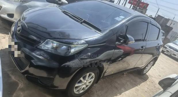 Toyota Vitz 2012 Black