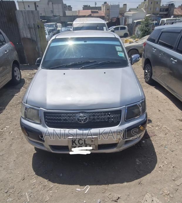 Toyota Succeed 2010 Silver