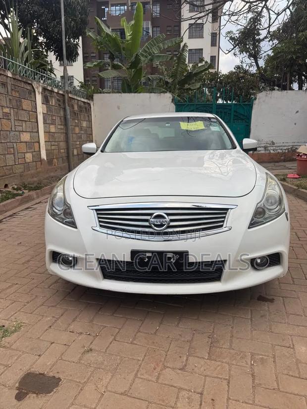 Nissan Skyline 2017 White