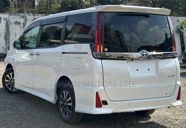 Toyota Noah 2.0 FWD (8 Seater) 2020 White