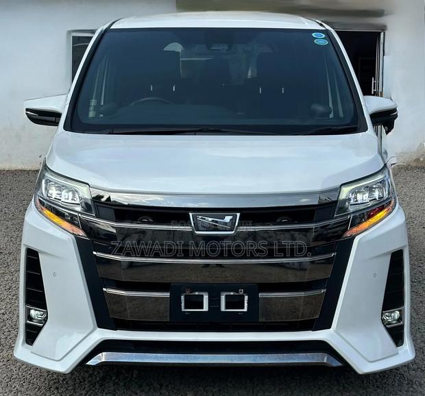 Toyota Noah 2.0 FWD (8 Seater) 2020 White