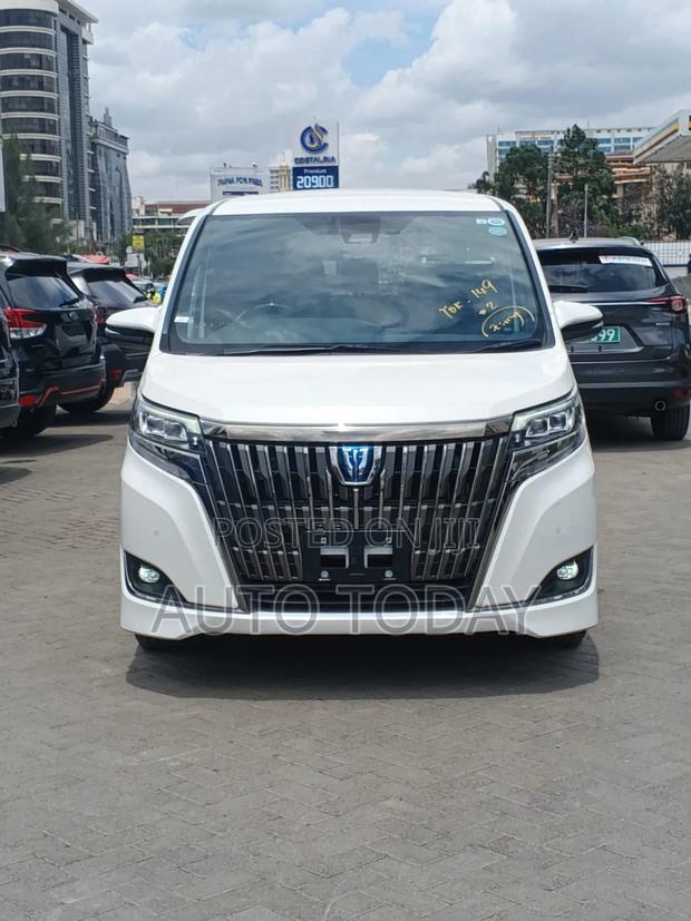 Toyota Esquire 1.8 FWD Hybrid (7 seater) 2019 White