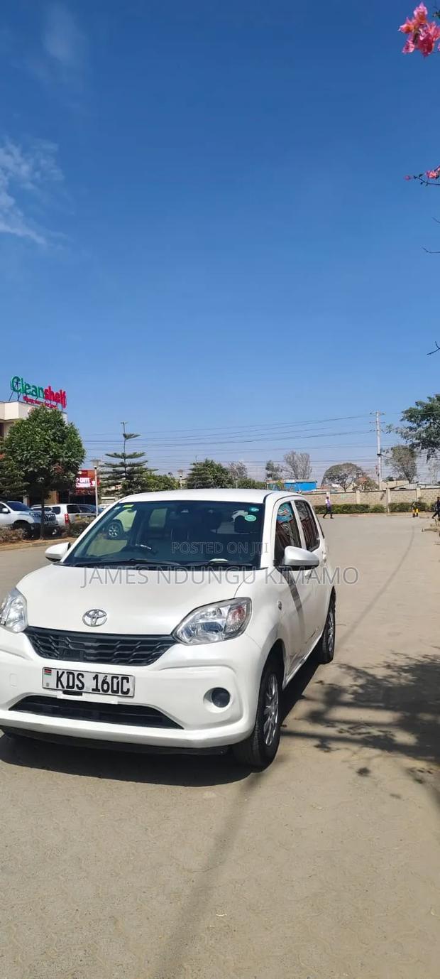 Toyota Passo 2012 Pearl