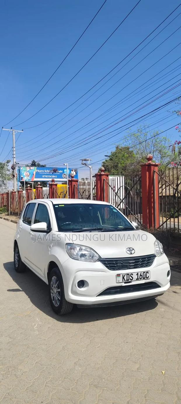 Toyota Passo 2012 Pearl