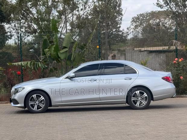 Mercedes-Benz E200 2017 Silver