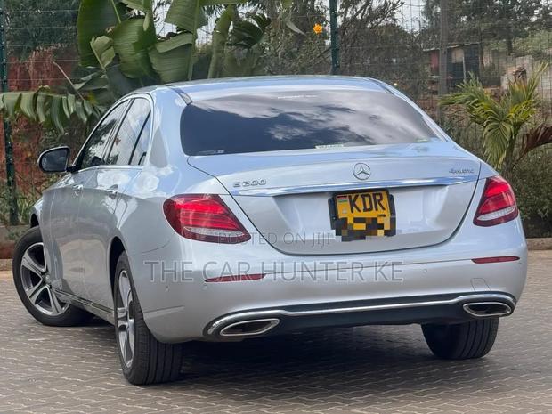 Mercedes-Benz E200 2017 Silver