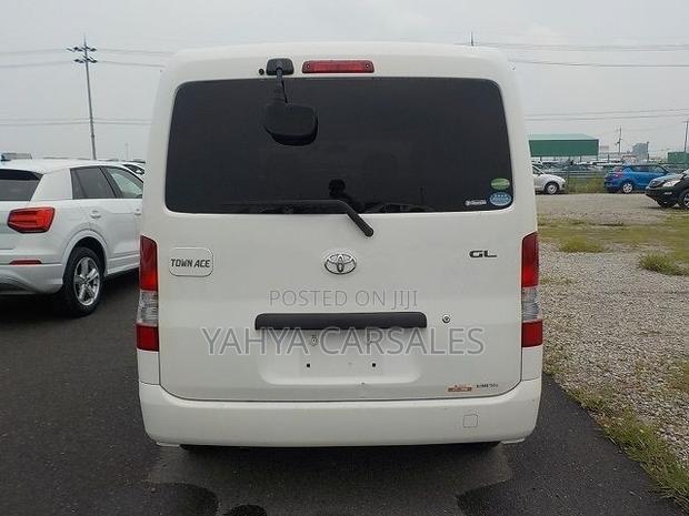 Toyota TownAce 2019 White