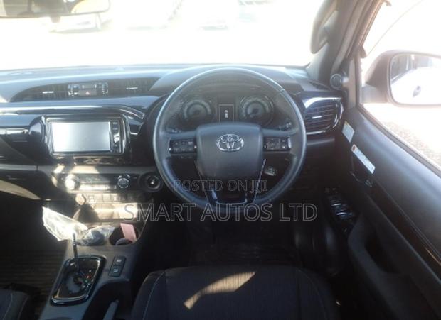 Toyota Hilux Revo Double Cab Deisel 2.4 AWD 2019 White