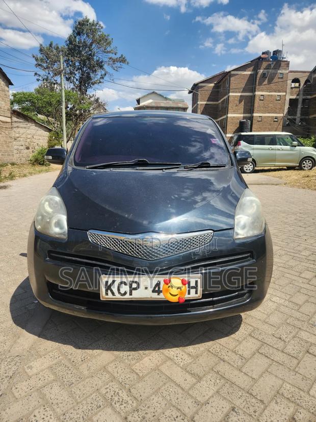 Toyota Ractis 2010 Black