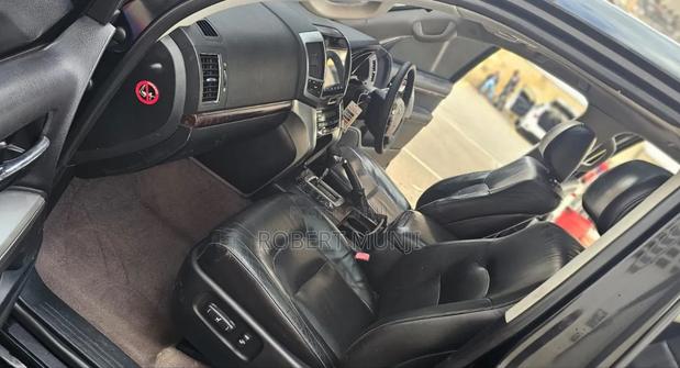 Toyota Land Cruiser 4.6 V8 ZX 2013 Black